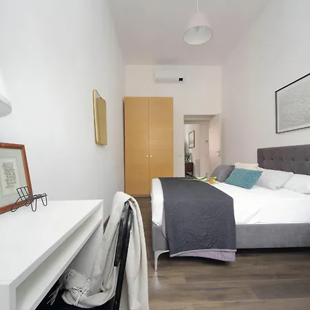 Scipioni Spacious דירה